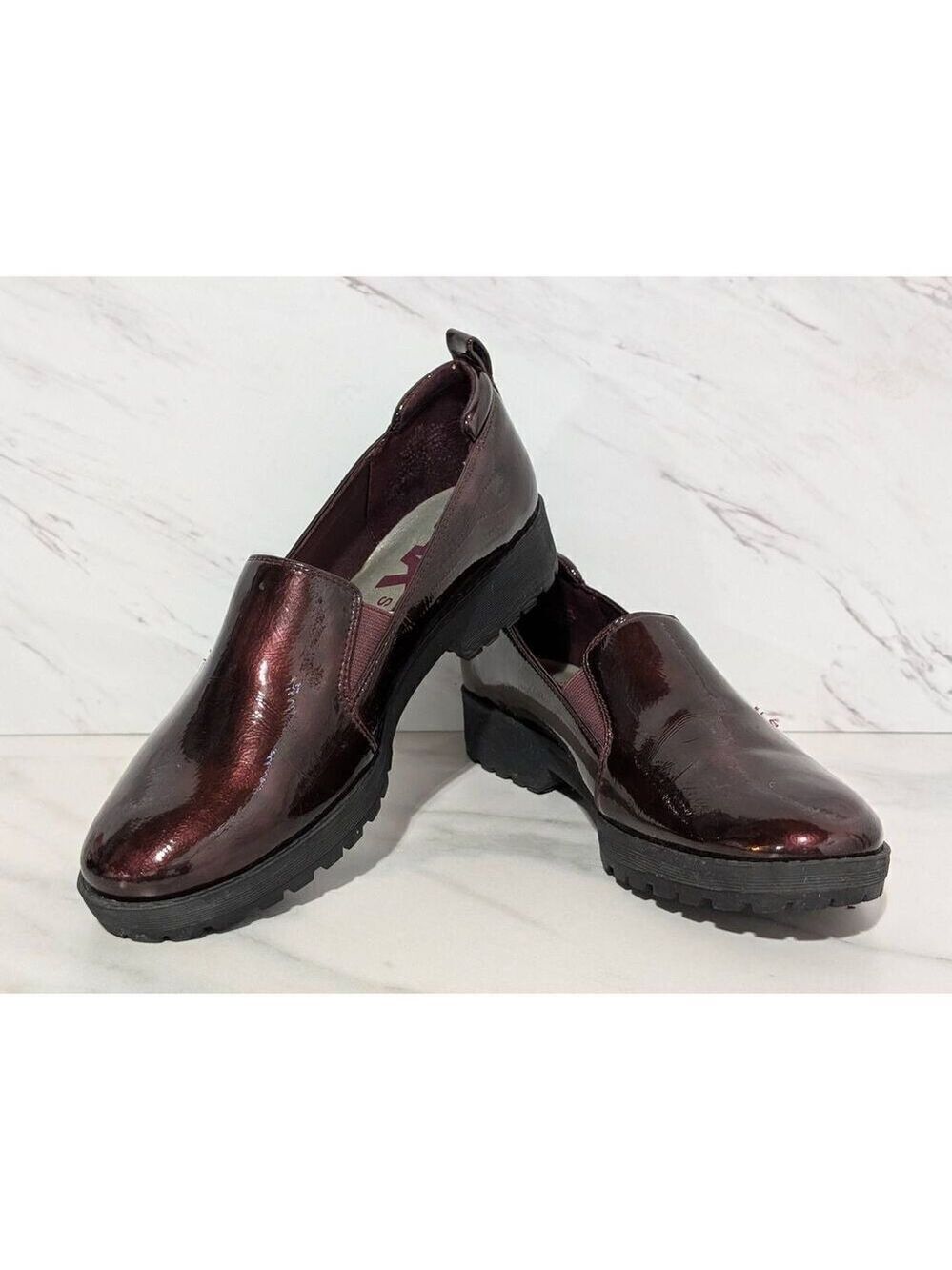 Anne Klein Sport Women's Shiny Burgundy Slip-On Round Toe Loafers Flats Size 7M